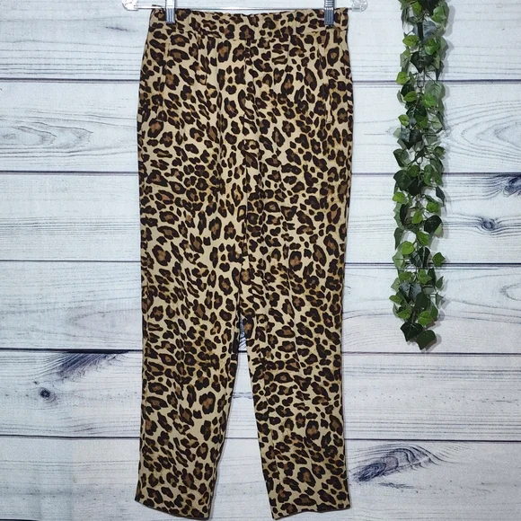 H&M Elastic Waist Leopard Print Capri Pants, Size